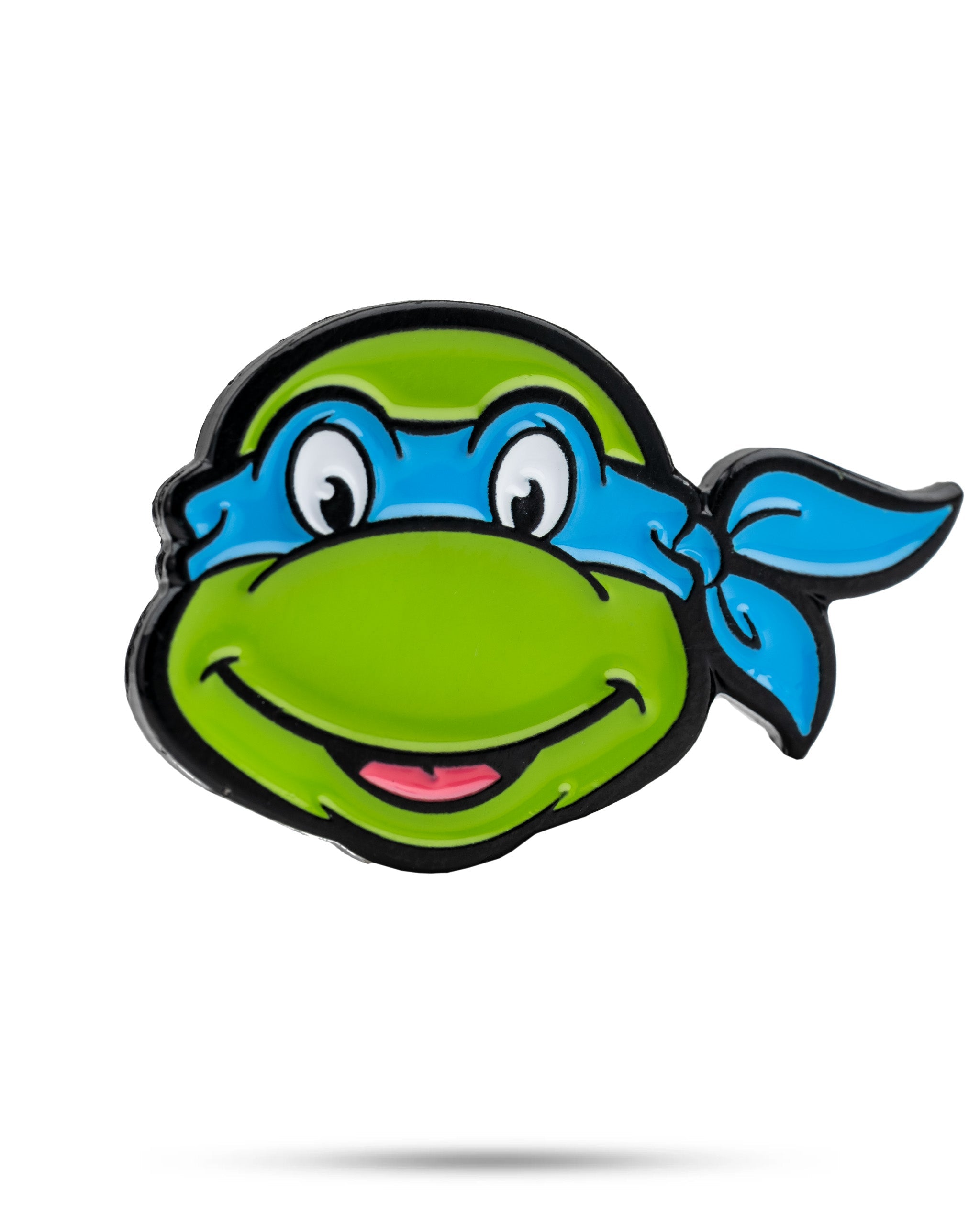 TMNT Leonardo ball marker featuring a vibrant green turtle head with a blue bandana and a cheerful expression.