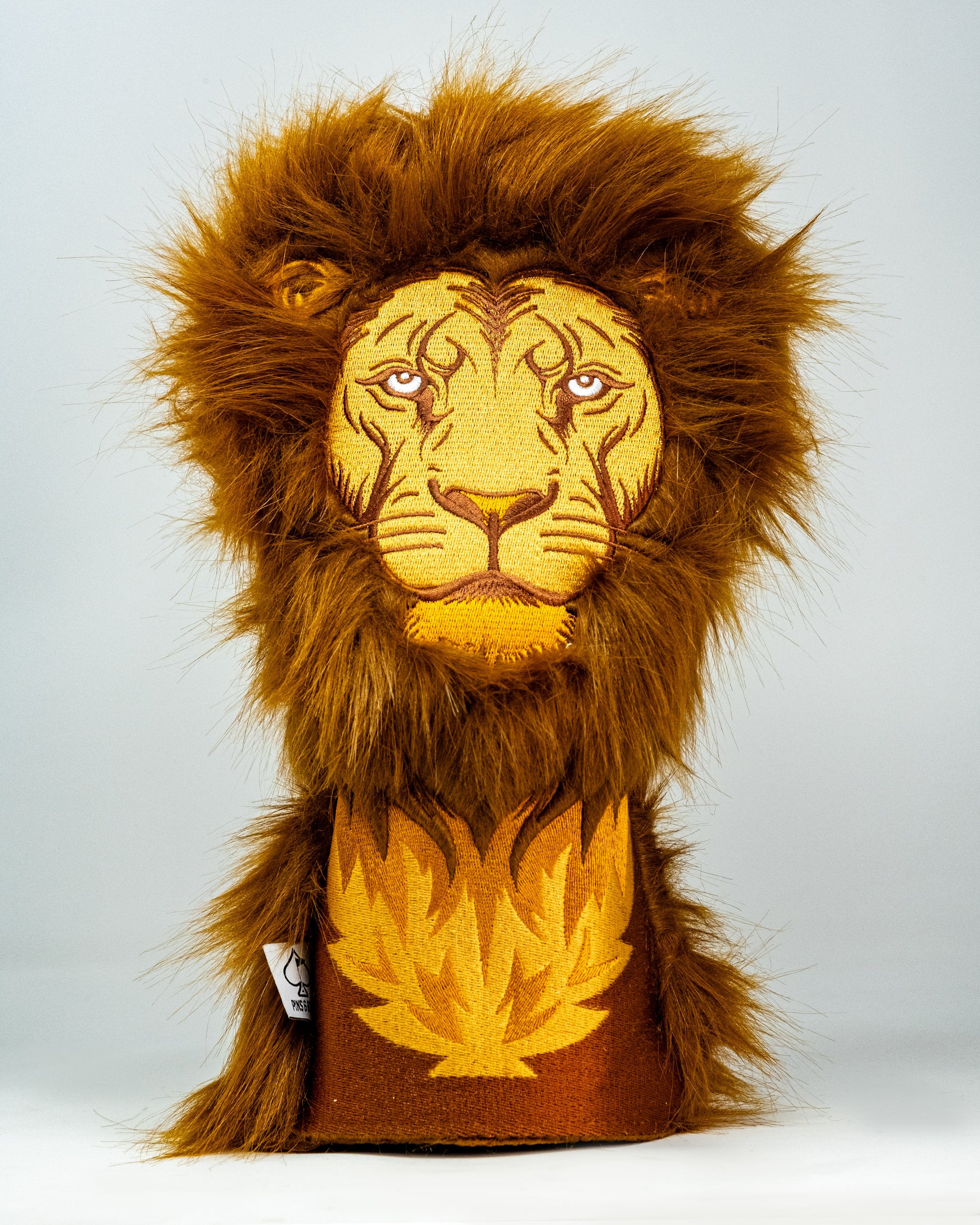 Lion driver cover featuring a realistic lion head design, made of plush material for golf clubs.
