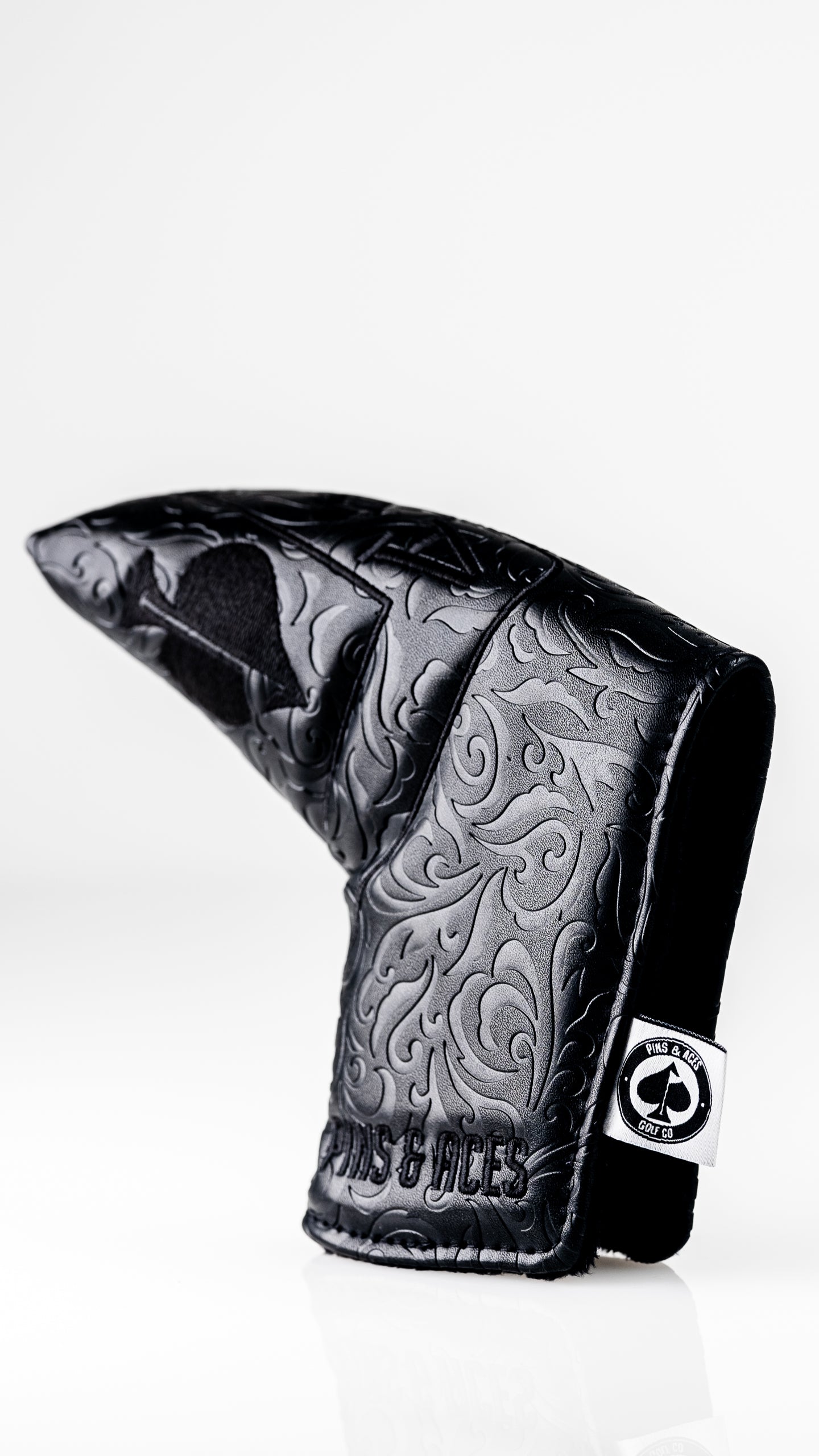 Blackout Ace of Spades blade putter cover featuring a sleek black design with spade graphic details.