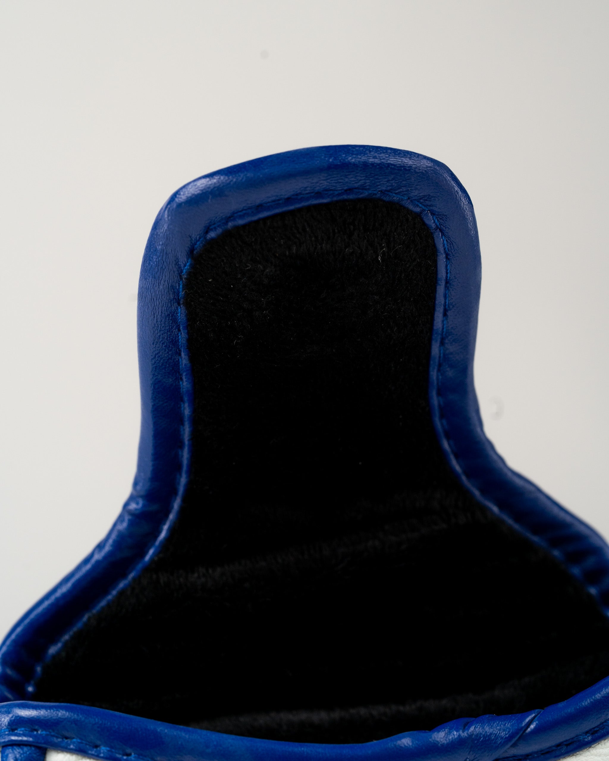 Blue mallet putter cover featuring a sleek design, perfect for golfers wanting to protect their clubs in style.