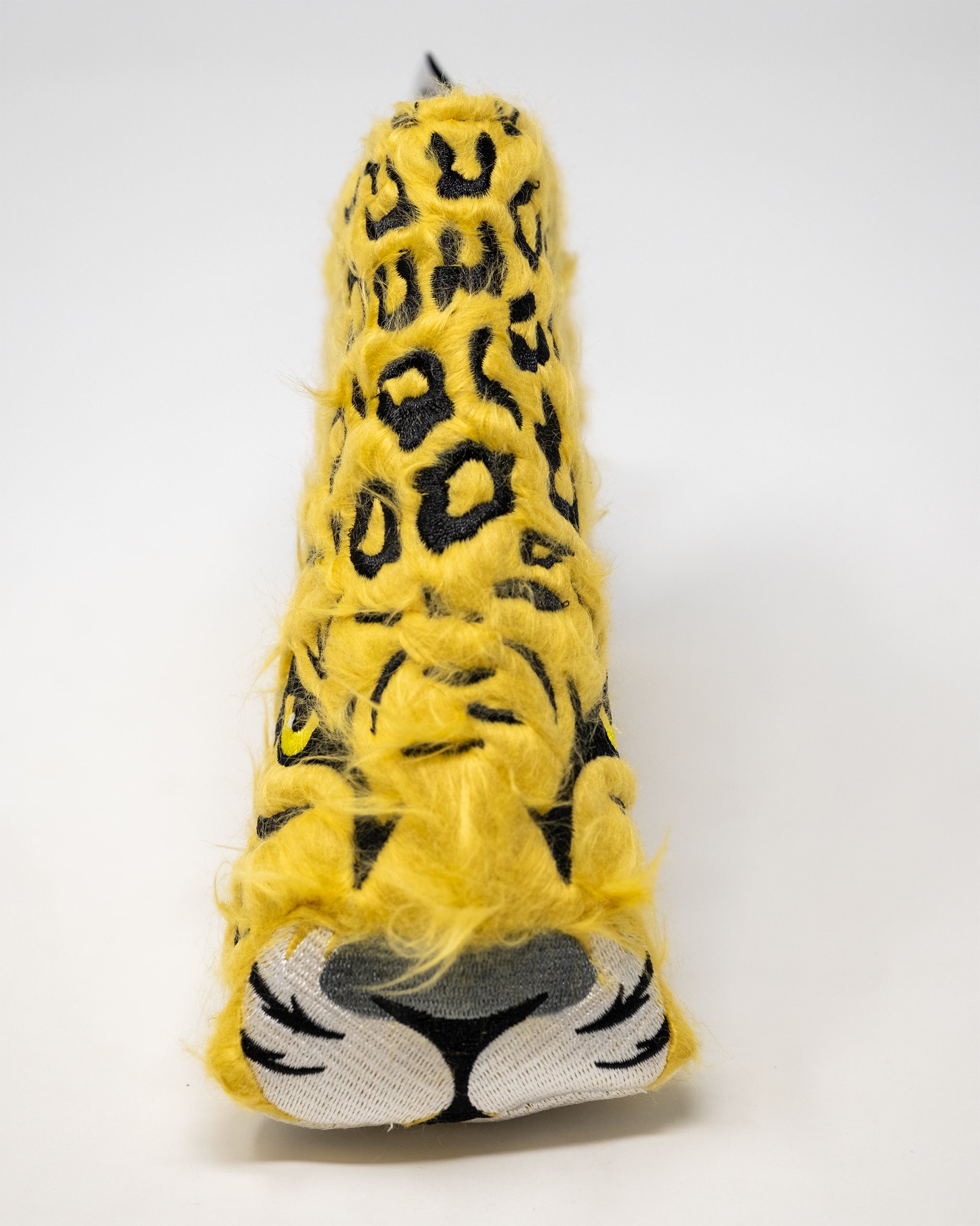 Leopard print blade putter cover featuring a sleek design and durable material, ideal for golf enthusiasts.