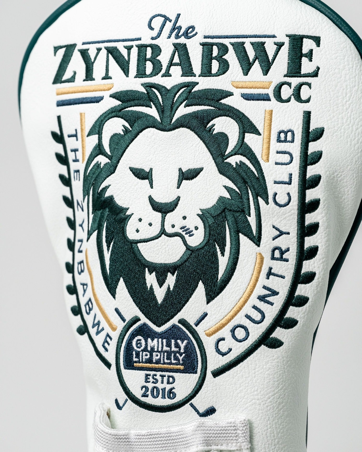 Zynbabwe Country Club driver cover featuring a lion logo and elegant embroidery, perfect for stylish golfers.
