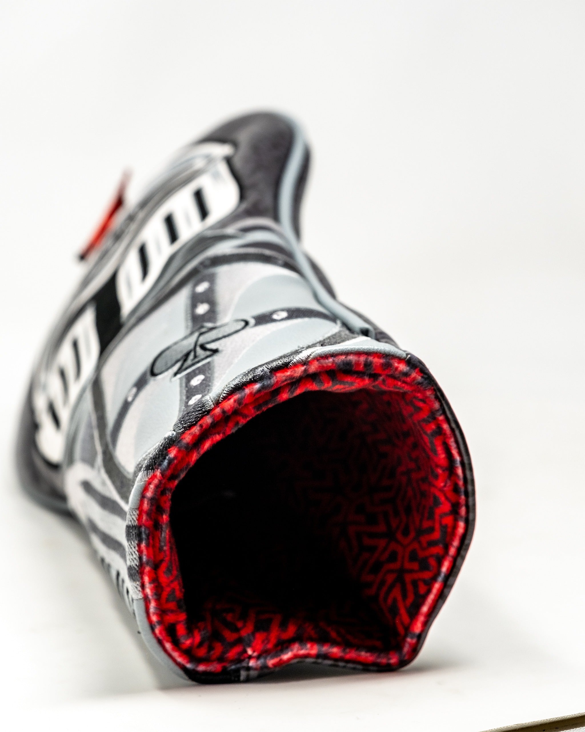 Bold Knight's Valor driver cover featuring a knight design with a striking red interior, perfect for standout golf style.