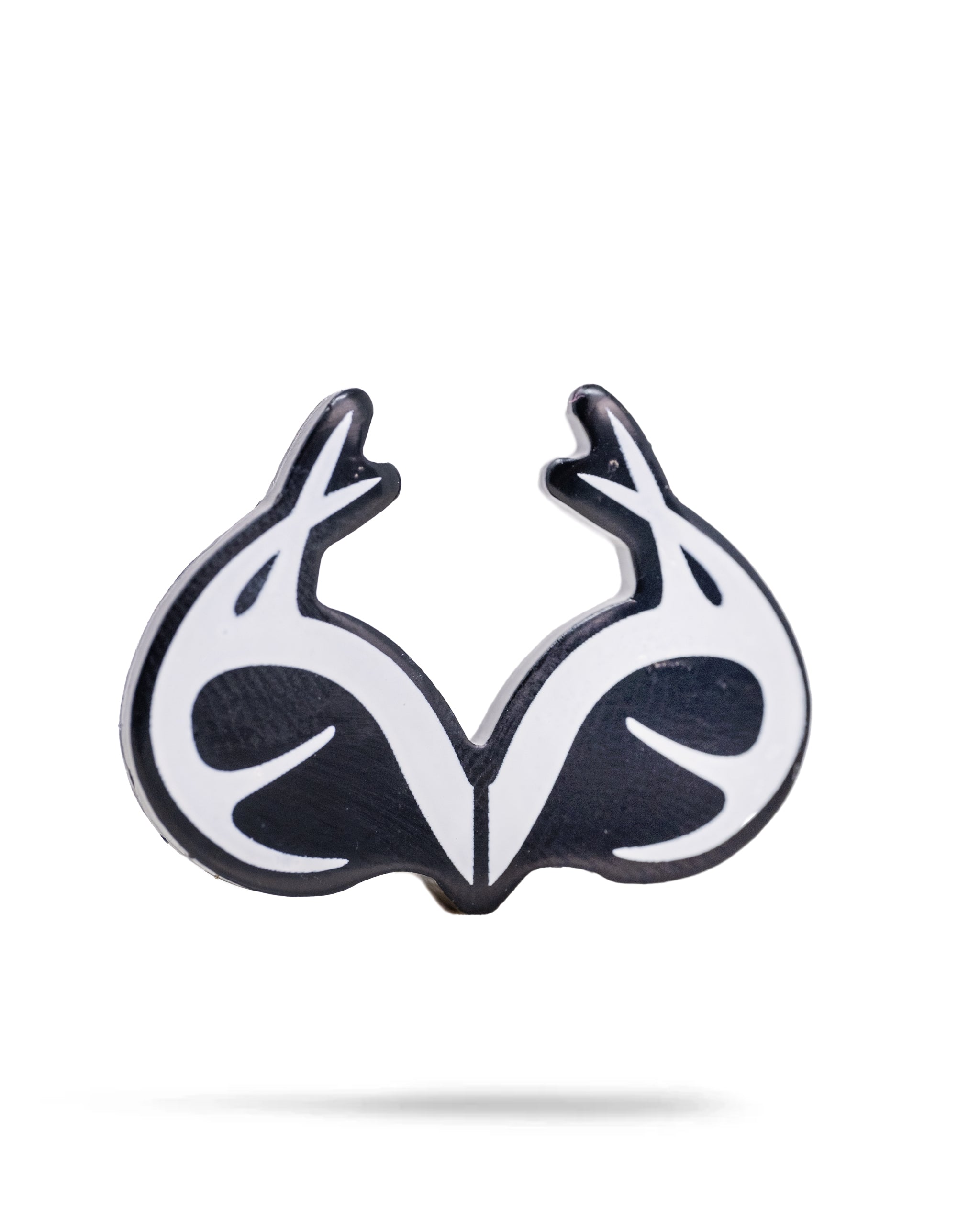 Real Tree Antlers Ball Marker featuring a bold black and white antler design, perfect for golfers who want to stand out.