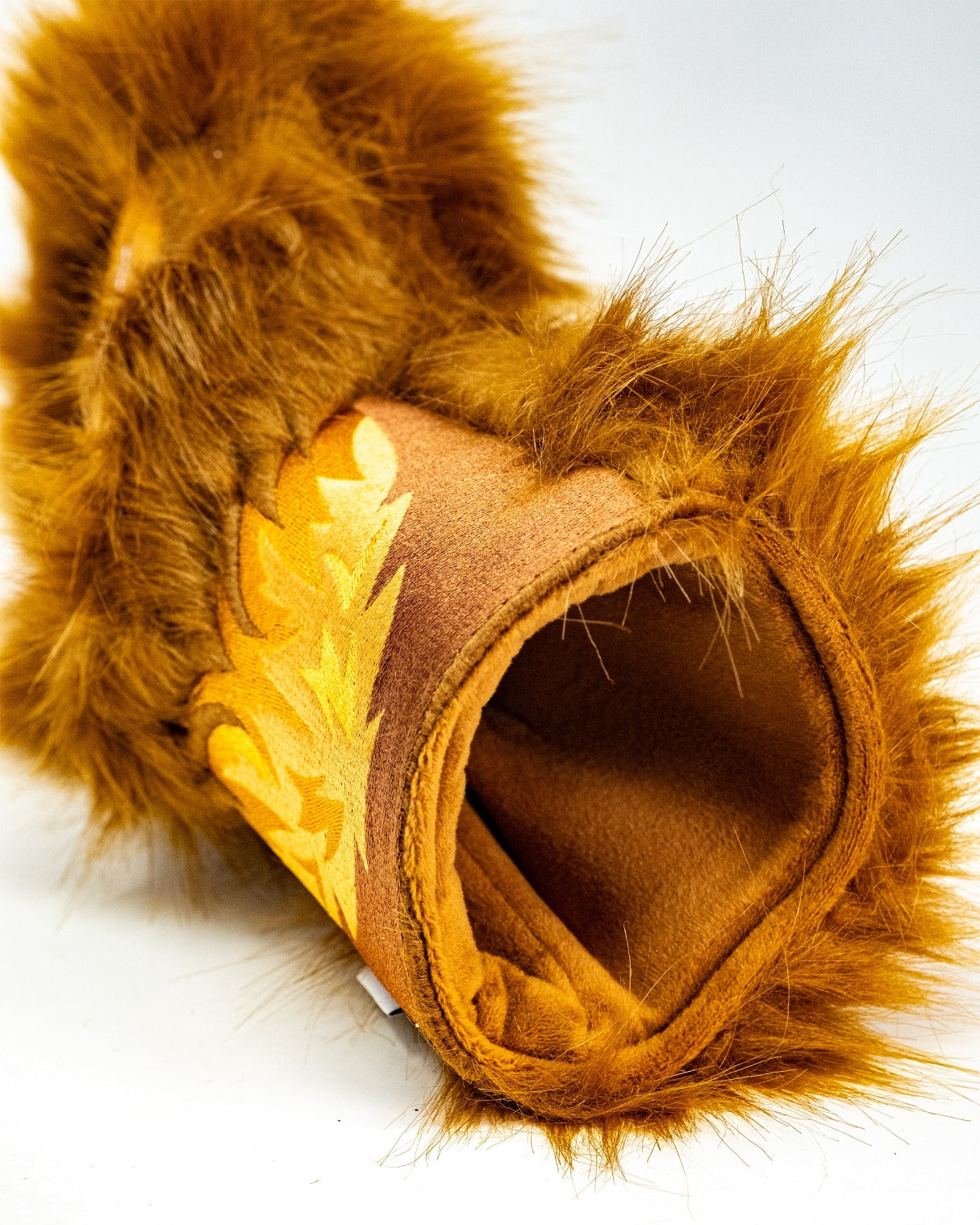 Bold lion driver cover featuring a fluffy mane and vibrant orange accents, perfect for golfers wanting to stand out.