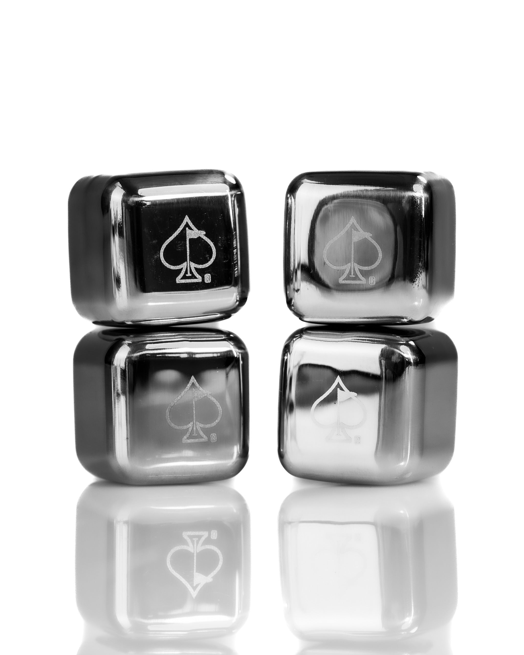 Set of two whisky glasses featuring a sleek design, perfect for enjoying your favorite spirits in style.