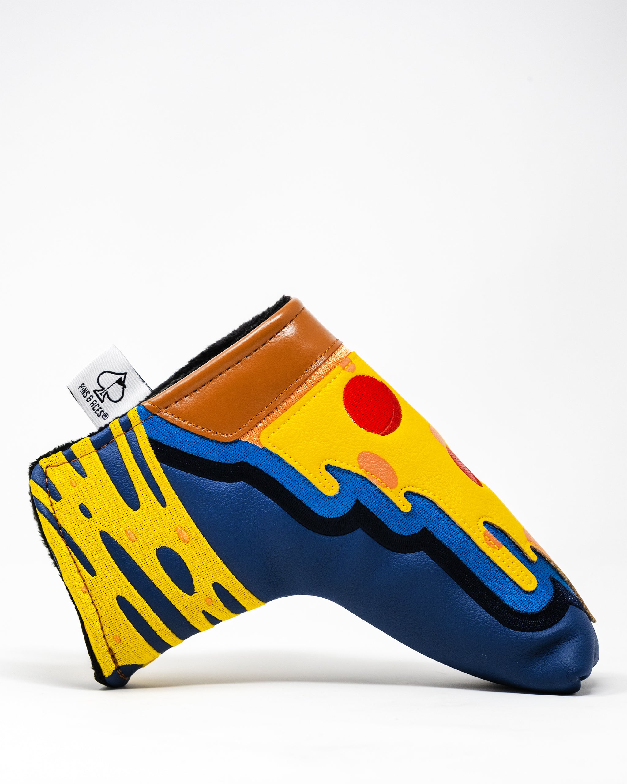 Pizza-themed blade putter cover featuring vibrant colors and a fun design.