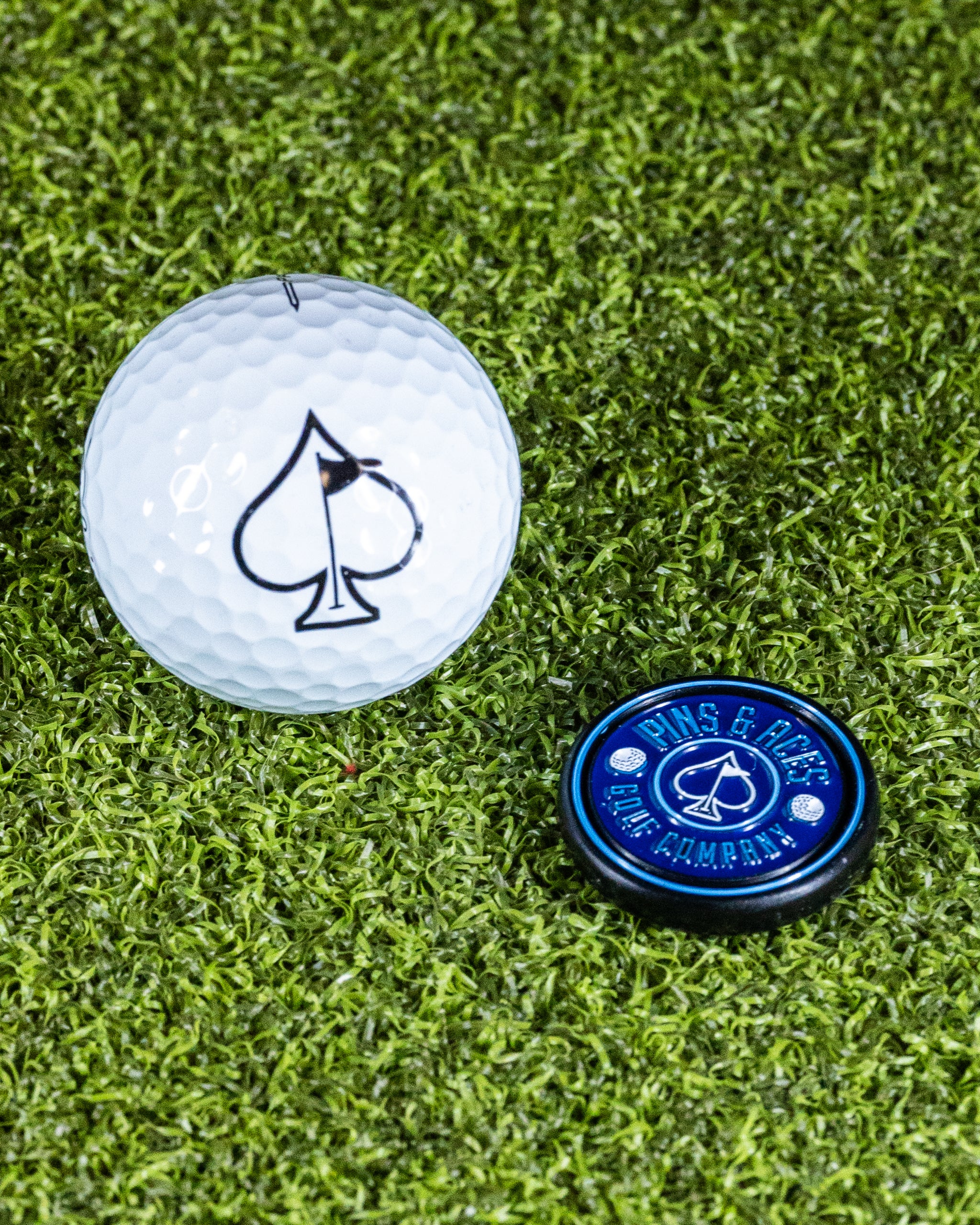 Navy Pop Out Medallion Ball Marker featuring a sleek design for golfers.