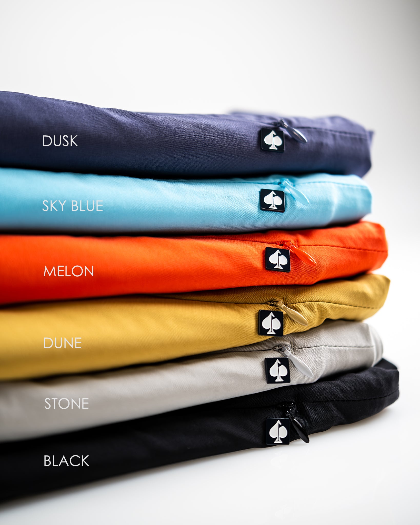 Performance shorts in dusk color, featuring a sleek design and lightweight fabric ideal for athletic activities.