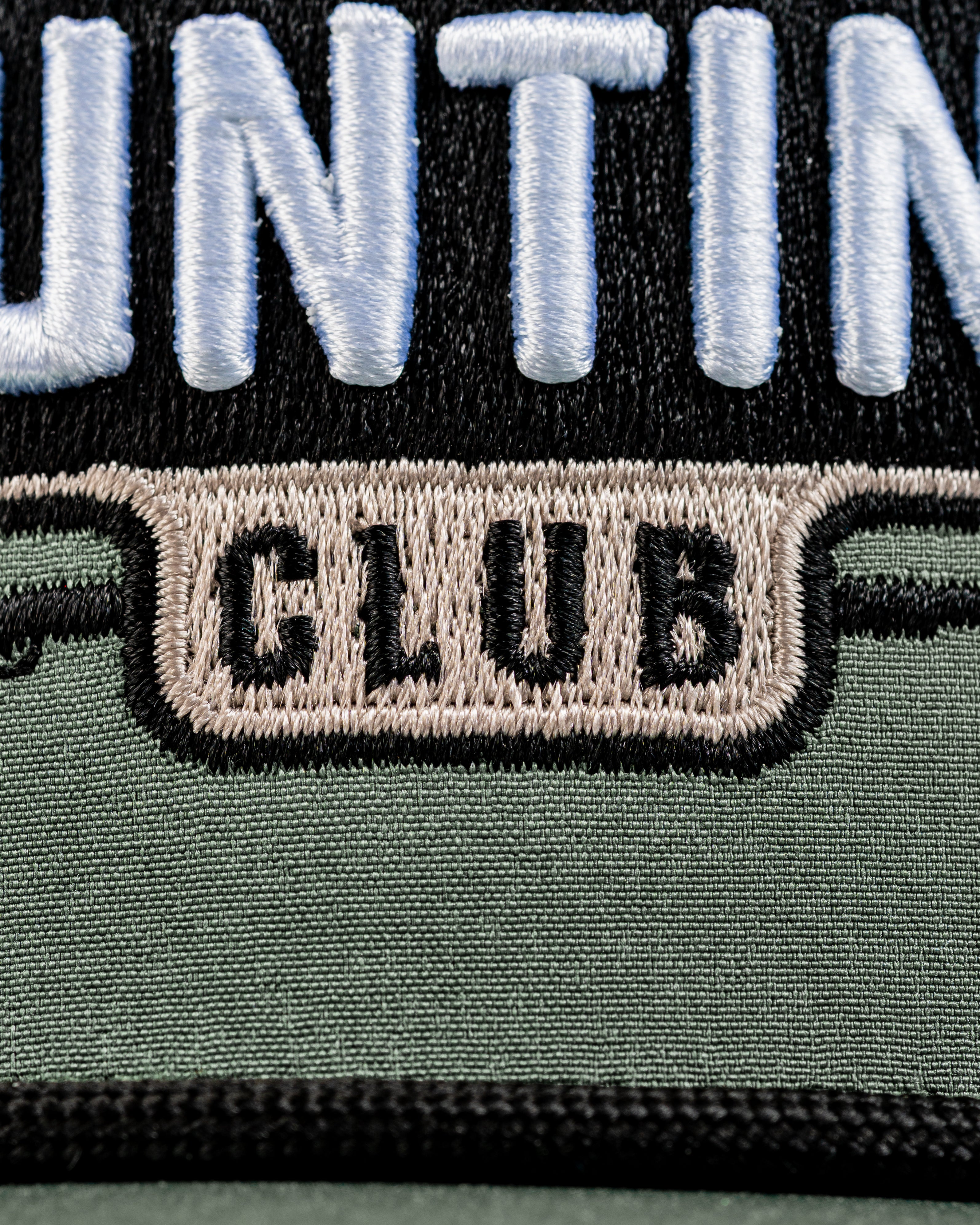 Perforated rope hat featuring "Hunting Club" embroidered detail, perfect for stylish golfers.