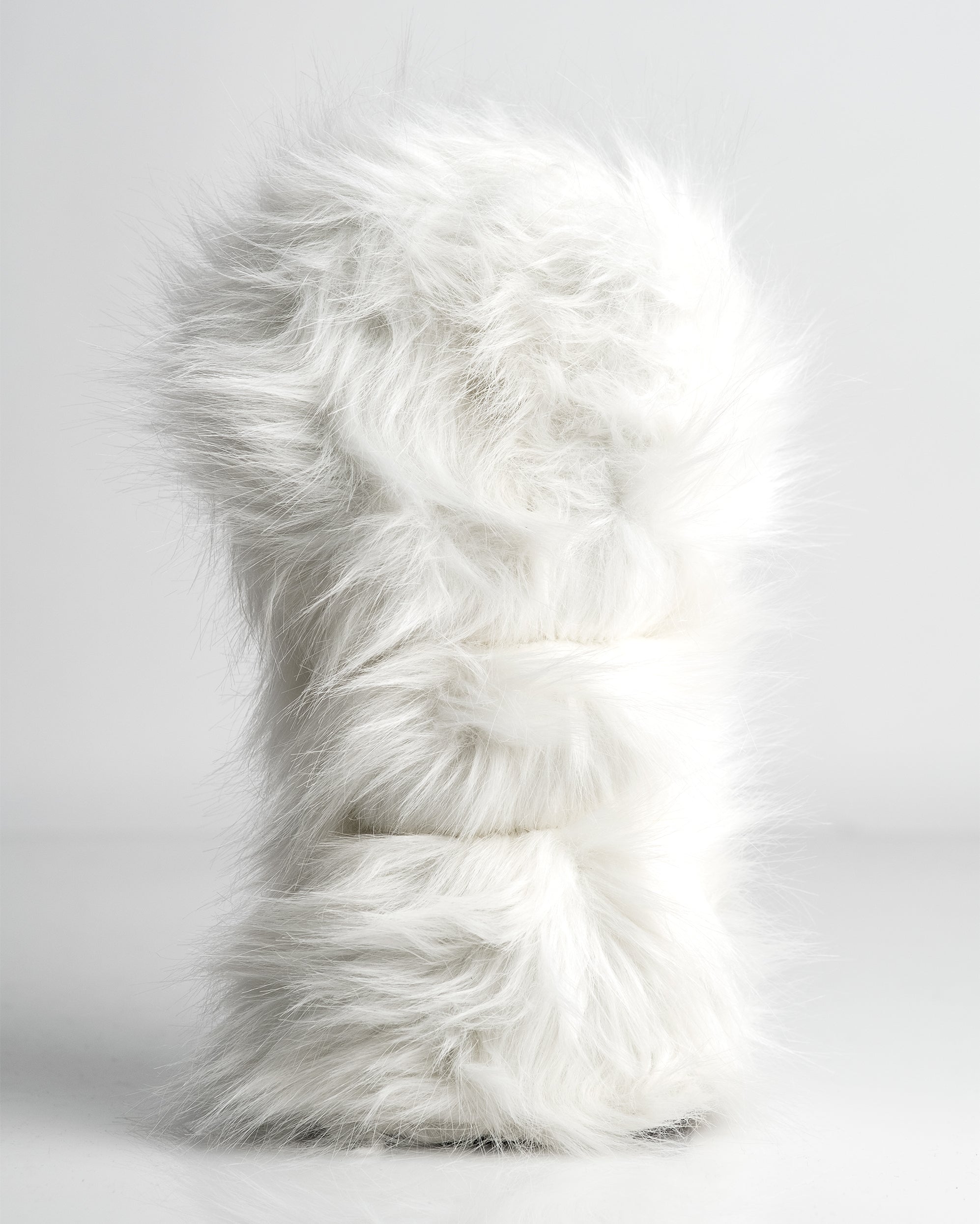 Yeti driver cover featuring a playful yeti design on a soft-touch exterior.