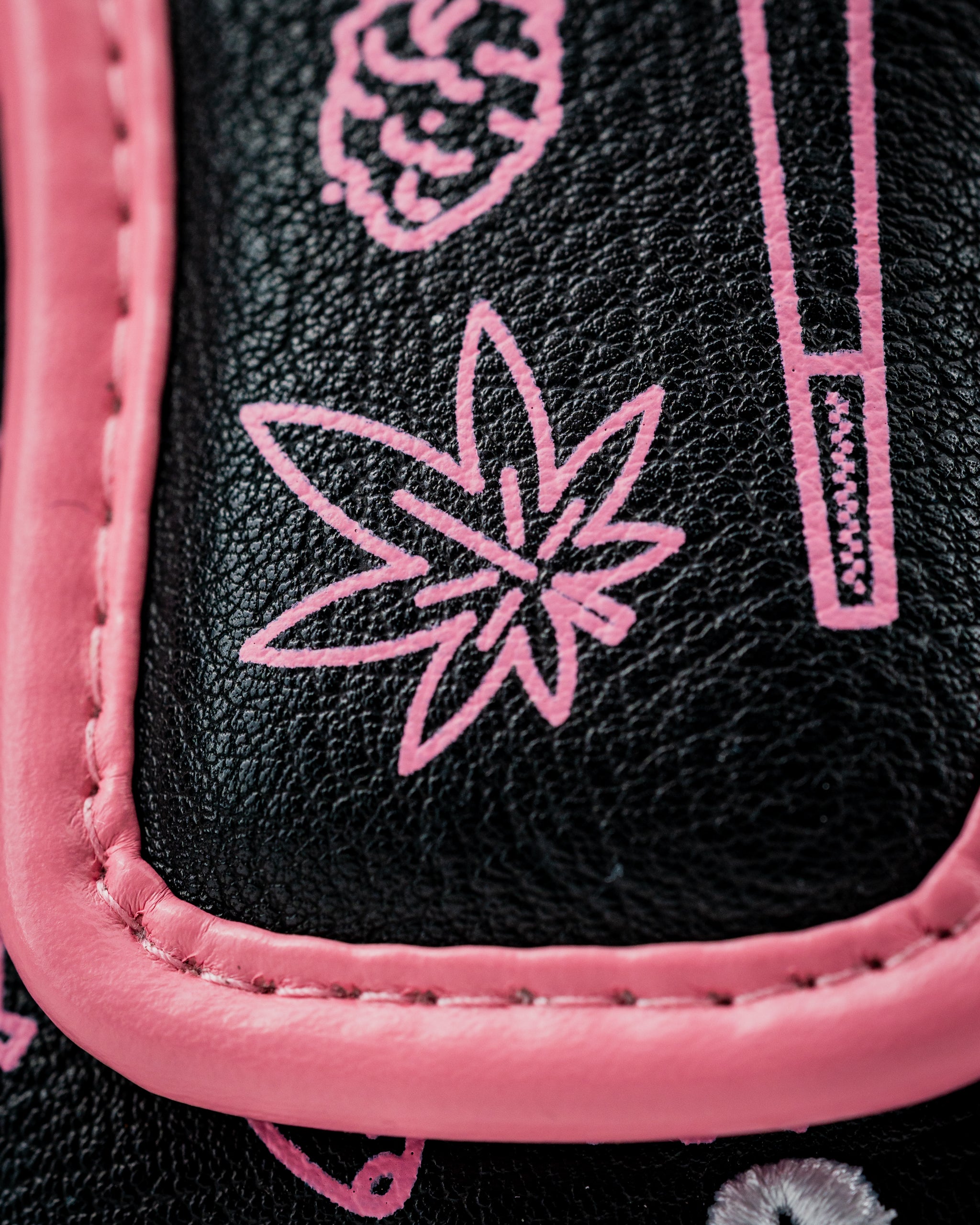 THE ART OF PUTTERS 和訳小冊子付き　希少 Pins And Aces x Blazy Susan - Mallet Putter Cover | Fits All