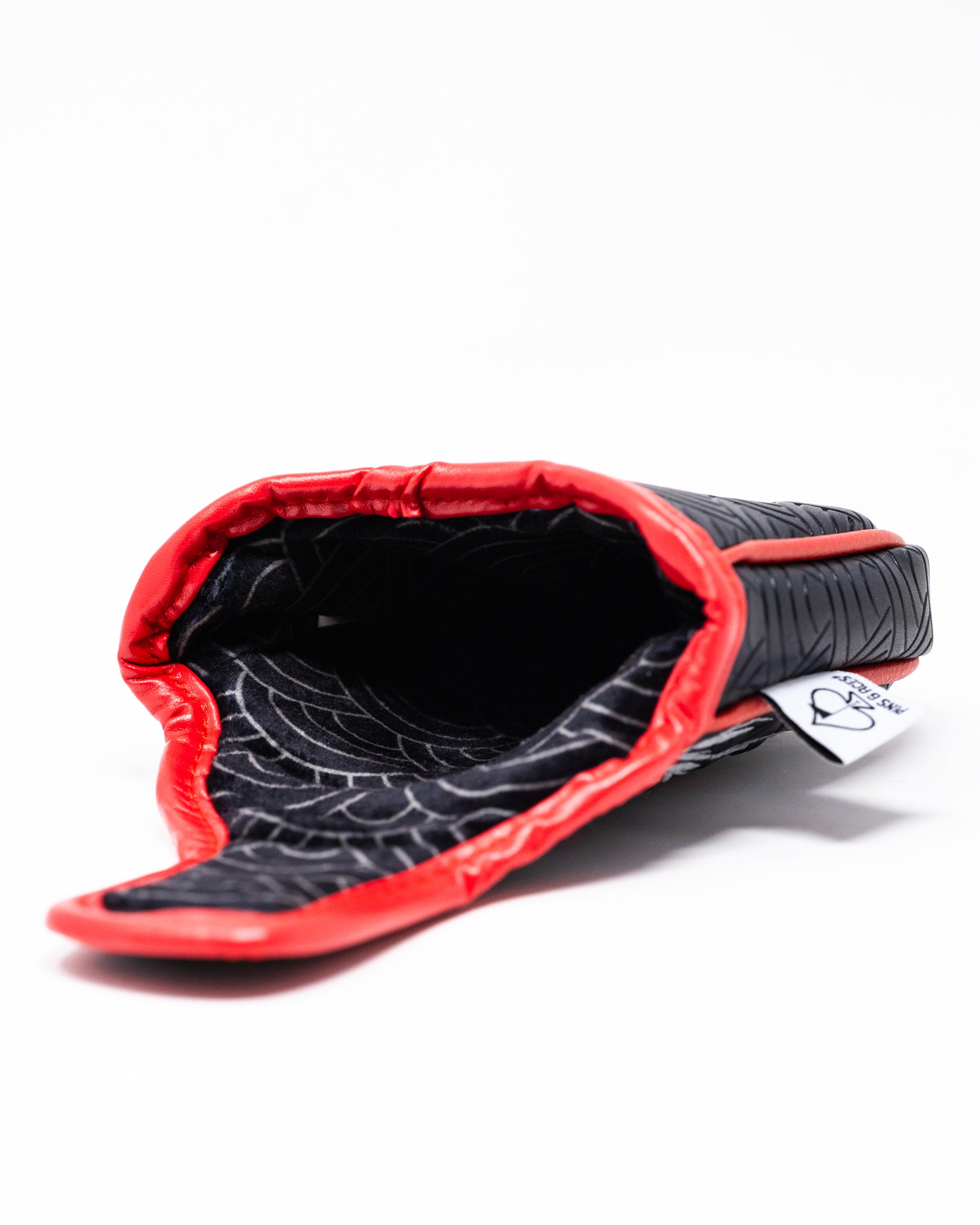 Pins & Aces Koi Flow Putter Cover - Stand out on the course!