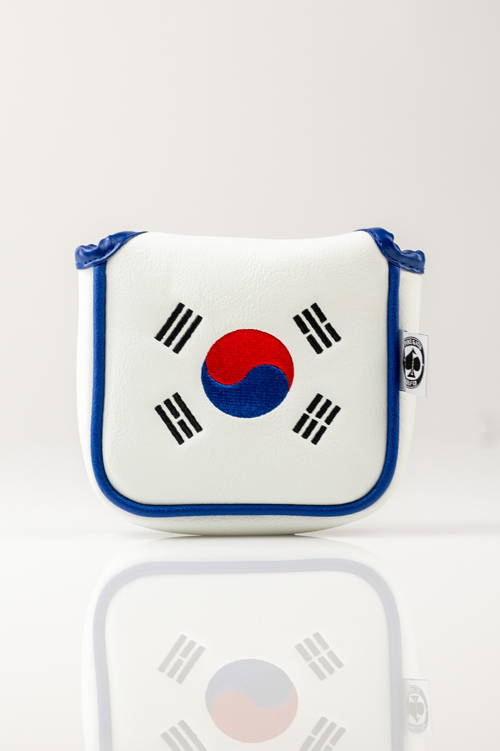 South Korea mallet putter cover featuring the national flag design in vibrant colors for stylish golf protection.