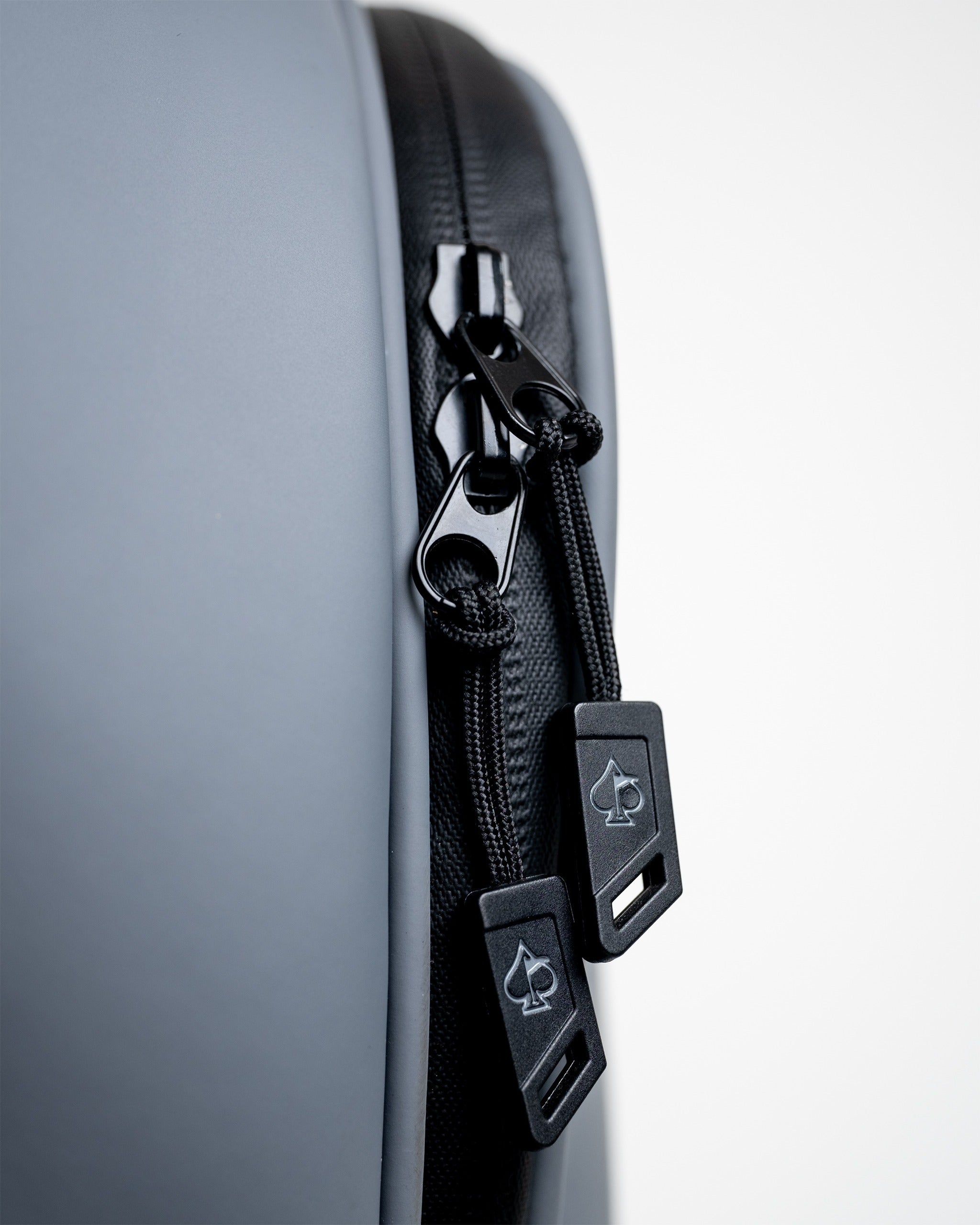 Close-up of the Player Preferred Cart Bag in Flat Ash, showcasing sleek zippers and premium materials for golfers.