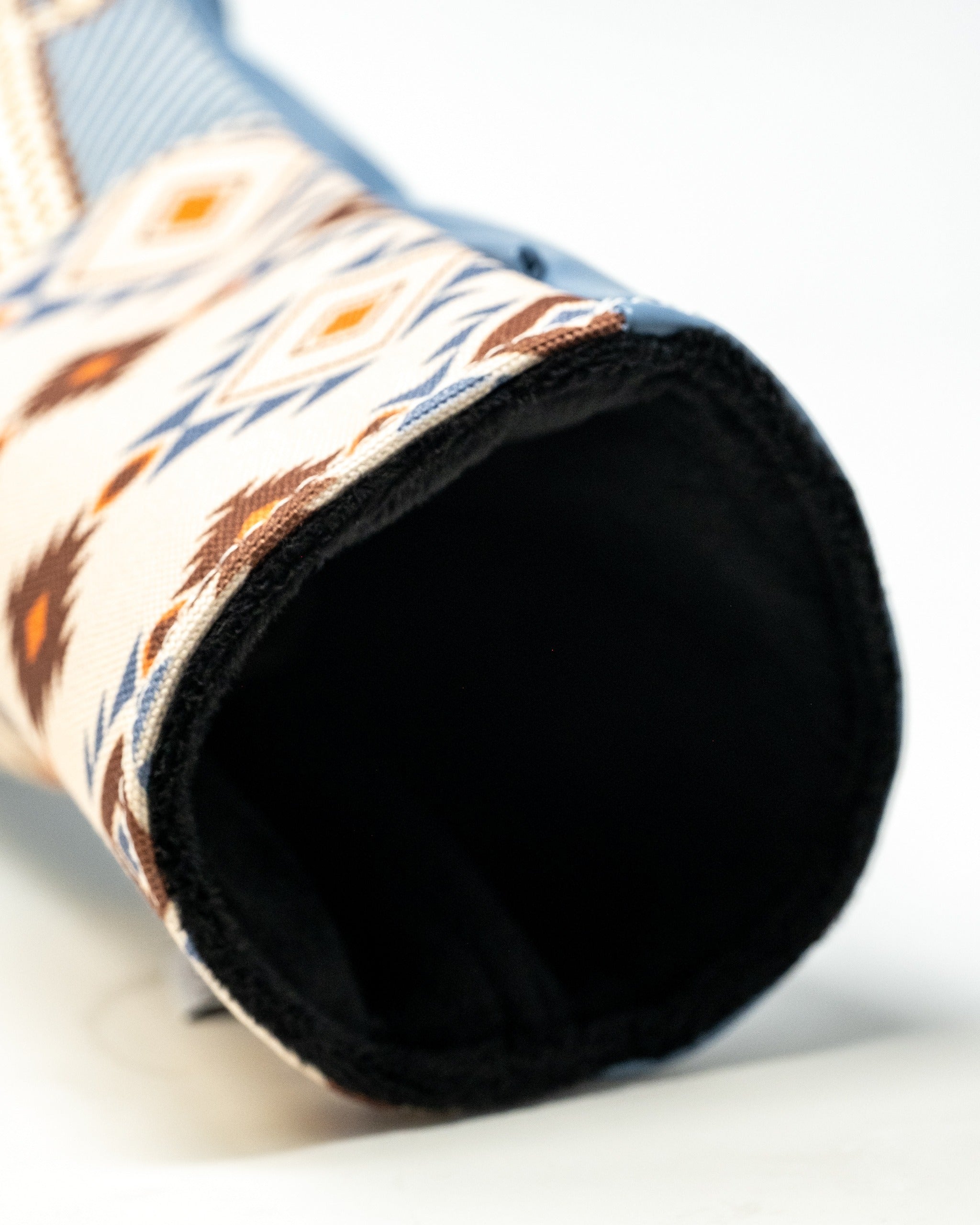 Western aesthetic driver cover featuring a colorful geometric pattern and a soft interior for club protection.