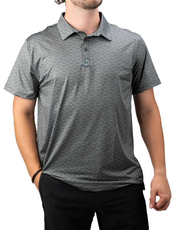 Men's golf polo shirt in gray with a subtle pattern, featuring a collar and a front pocket, ideal for stylish performance on the course.