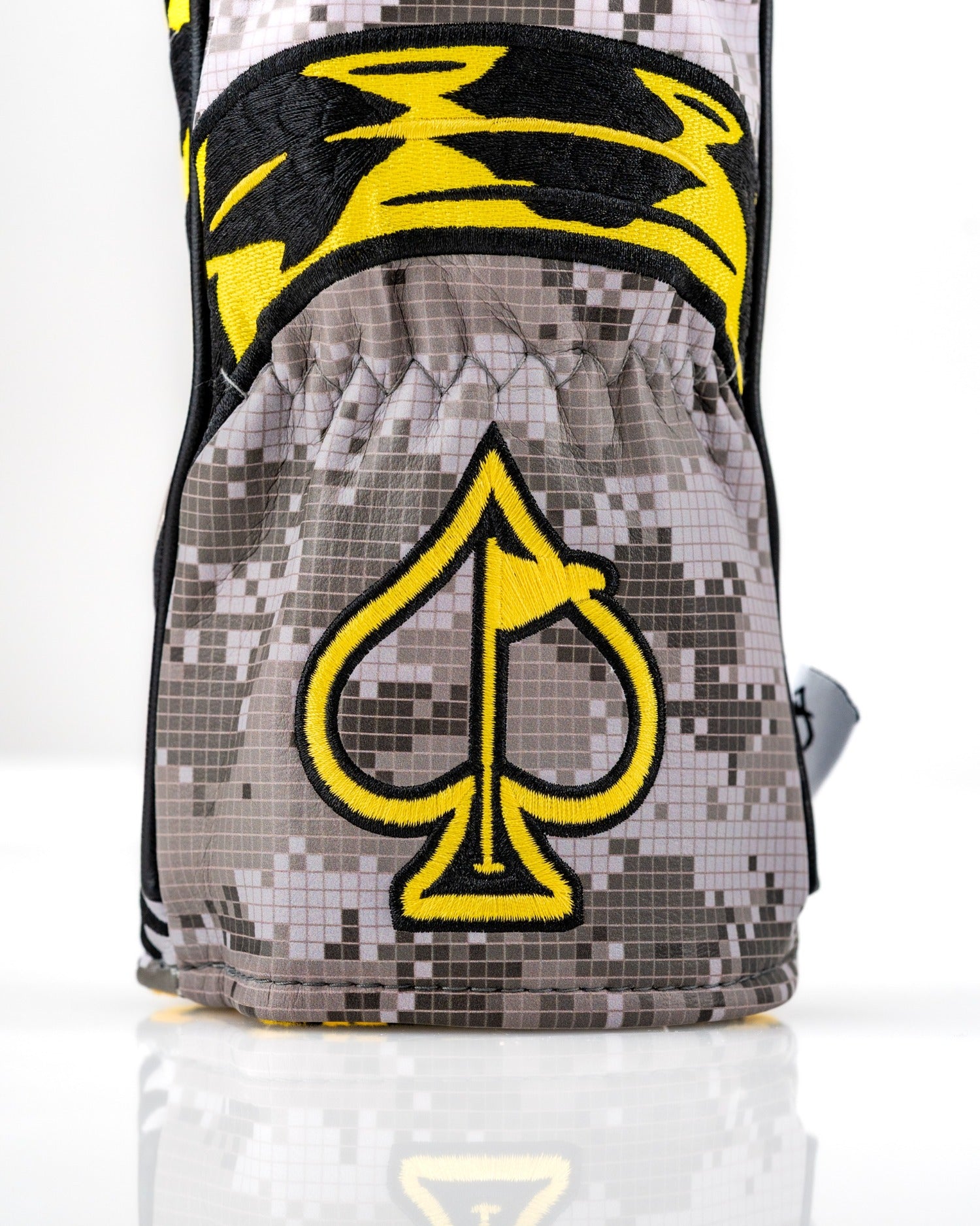 Don't Tread On Me 2.0 fairway cover featuring a bold spade emblem and a striking camouflage pattern.