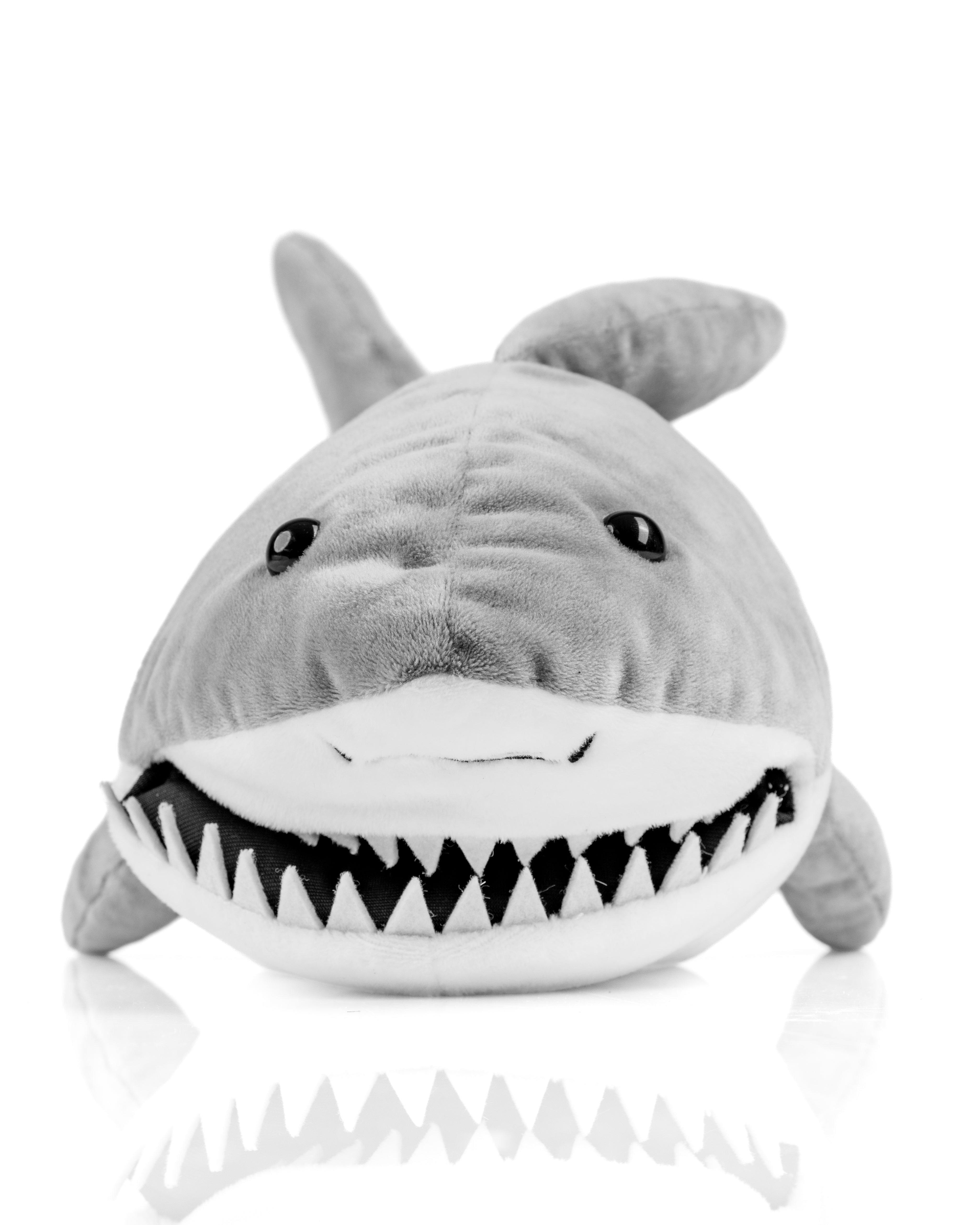 Plush shark driver cover featuring a detailed face and sharp teeth, perfect for adding fun to your golf bag.
