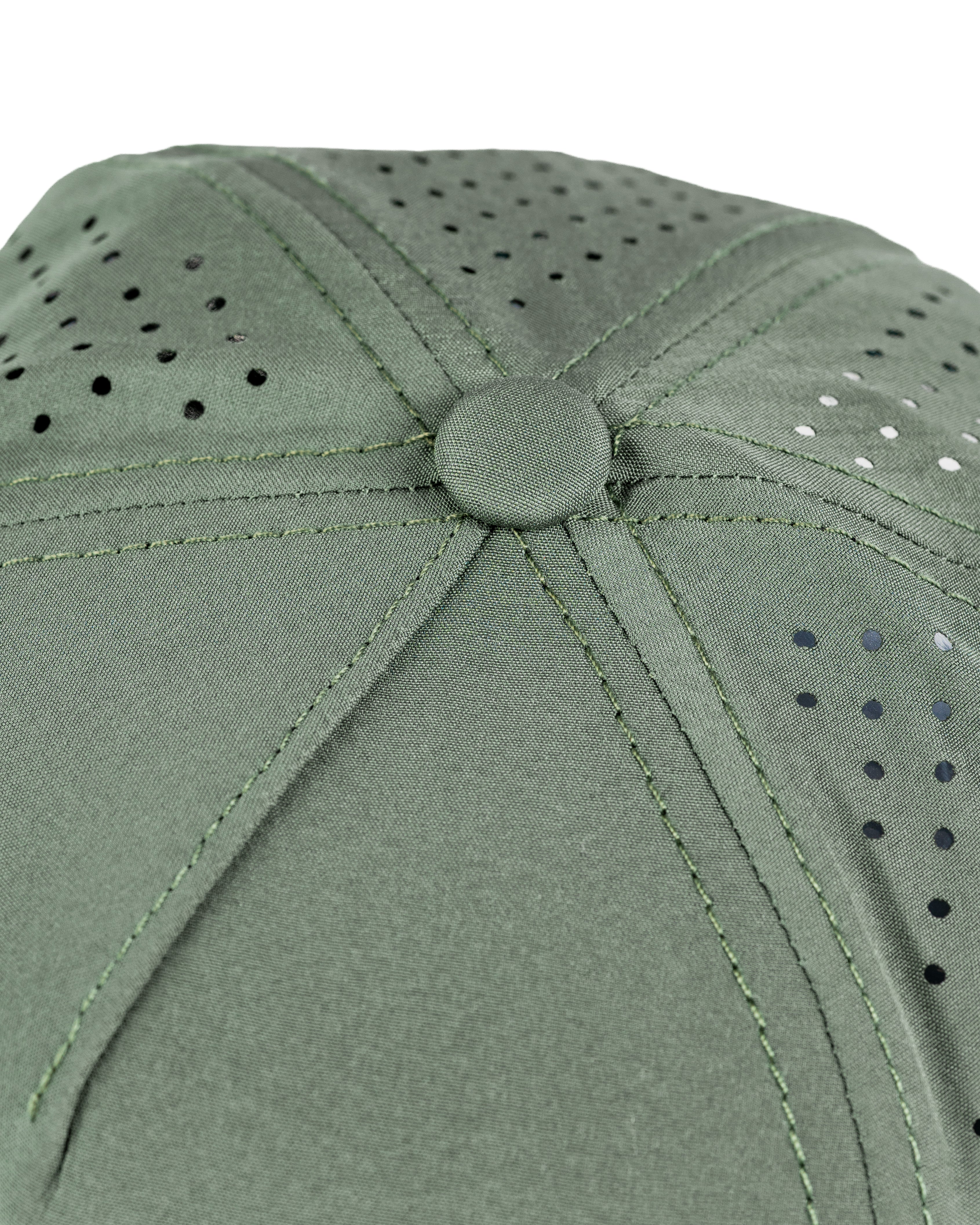 Perforated green rope hat featuring the Birdie Hunting Club logo, designed for stylish golfers.