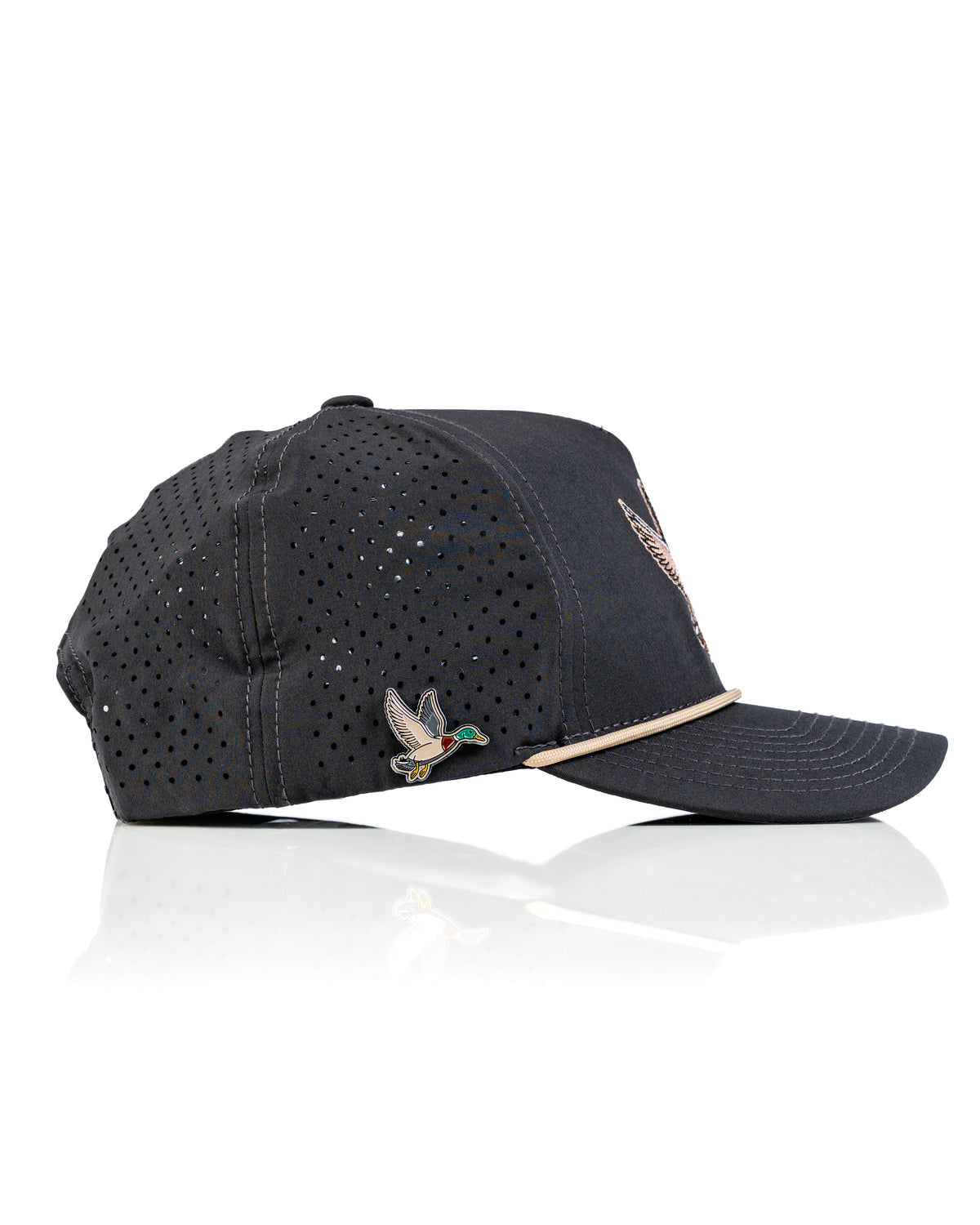 Perforated rope hat in mallard color with a stylish duck emblem, perfect for bold golfers seeking unique accessories.